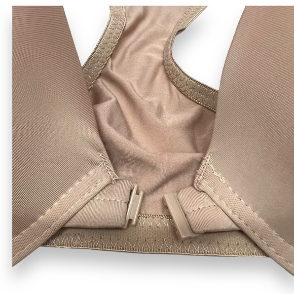 NEW 4 Piece Bra Bundle - Bobbie & Brooks Moulded Spacer Bra Women’s Size 44D - Picture 3 of 16